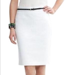 Banana Republic egg shell pencil skirt. Size 4